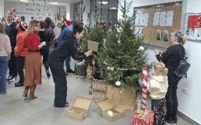 Natjecanje u ukrašavanju božićnih drvaca